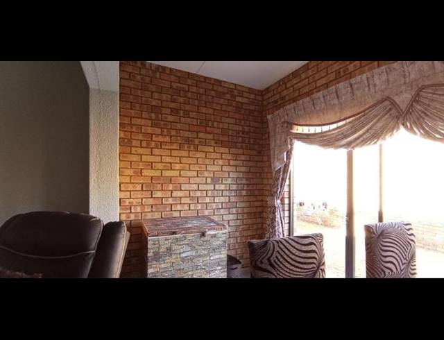 3 BEDROOM APARTMENT FOR SALE IN KLIPPOORTJIE